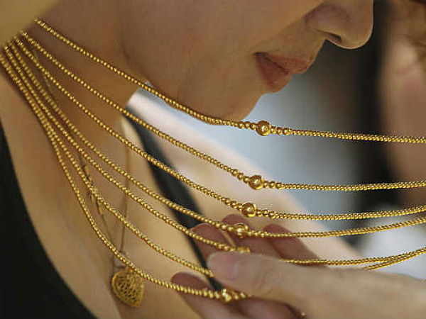 Gold Slips Below Rs 32000 Mark On Global Cues Gold Slips Below Rs 32000 Mark On Global Cues