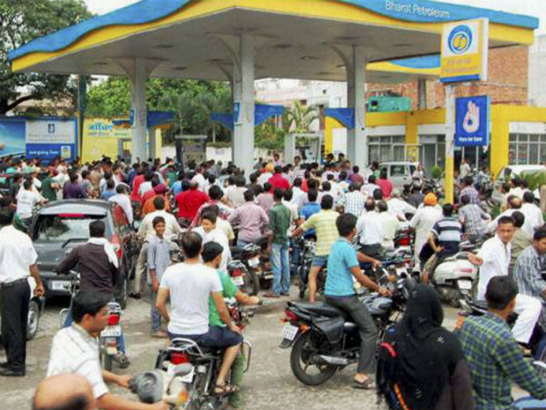 प्रति लीटर 14 पैसे का इज़ाफ़ा हुआ