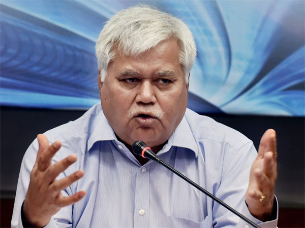 बिना सहमति के 1 रुपए जमा करने का भी दावा 