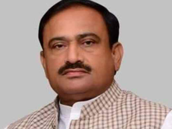 कैबिनेट मंत्री और उनकी पत्नियों की कमाई 