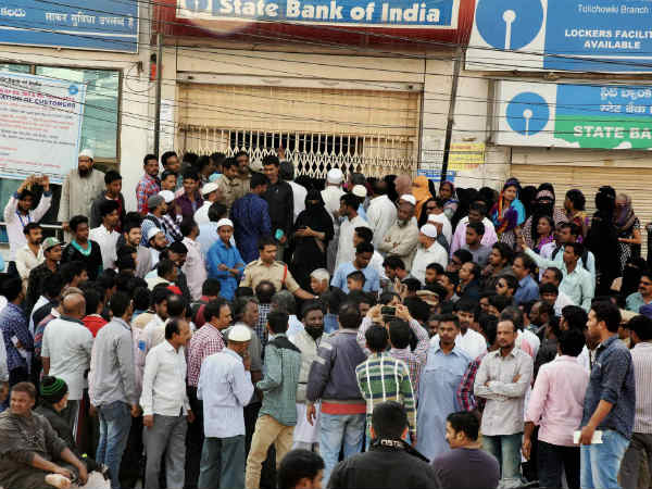 फसल बीमा योजना के तहत खातों में आए पैसे 