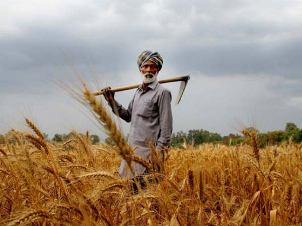 बैंक अकाउंट नबंर और मोबाइल नंबर जुटाने को कहा