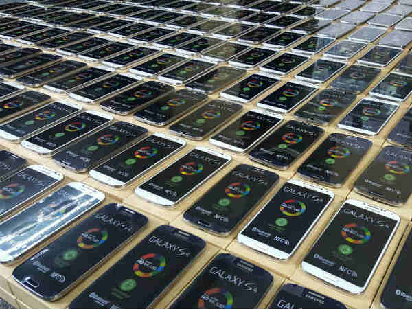 सस्ते फोन का बोलबाला 