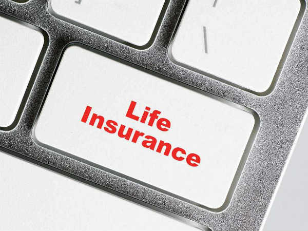 सिंगल प्रीमियम बीमा प्लान (Single premium insurance plan) की भी सुविधा उपलब्ध