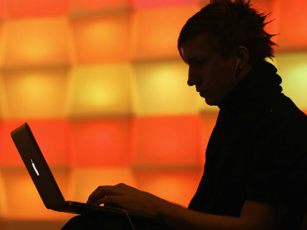 पासवर्ड जरूर बदलें (Keep changing passwords continuously)