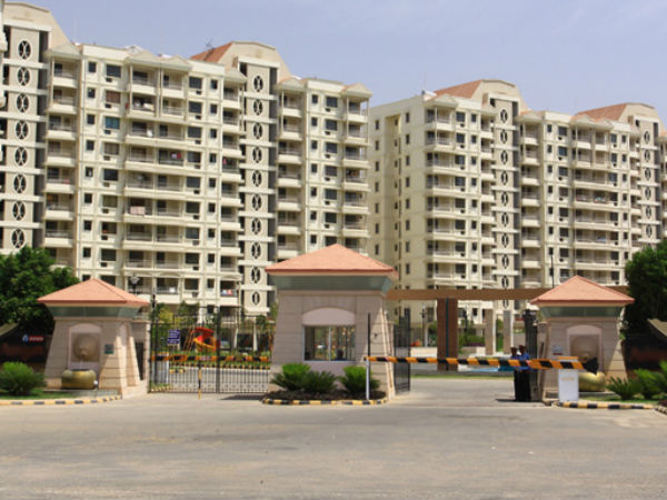 99 एकड़ (99acres)