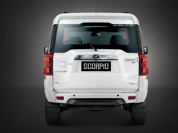 महिन्द्रा एक्सयूवी500 पर मिल रही 70000 रुपये की छूट