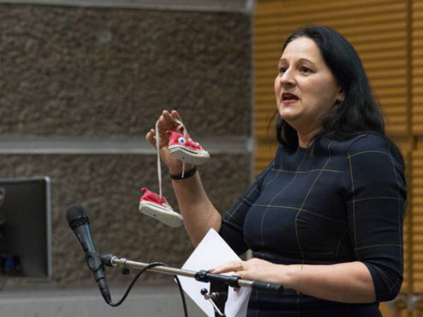 मादी शर्मा अचानक चर्चा में आईं