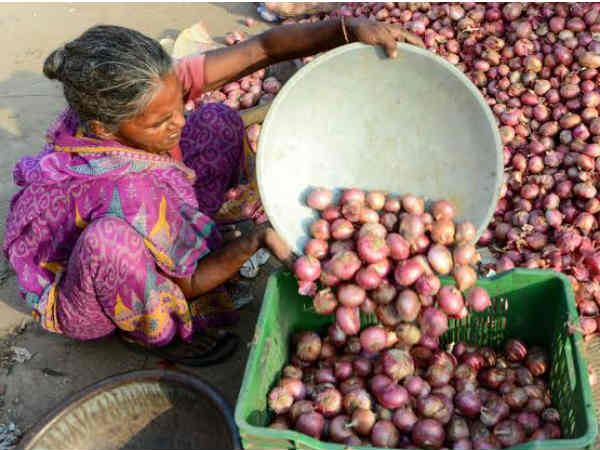 हांलांकि आयातित प्याज मुंबई पहुंचने की खबरें