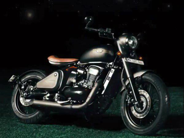 जावा पेकर में दोनों तरफ दिए गए हैं डिस्क ब्रेक