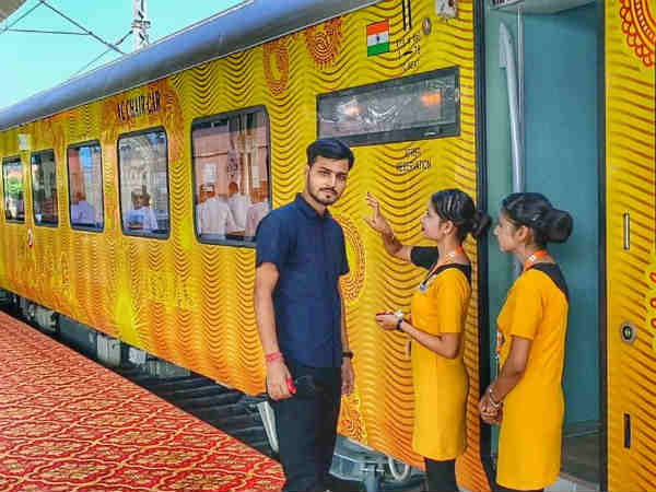 जानिए किराया और ट्रेन का नंबर