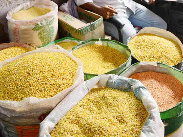 बारिश से प्रभावित रही हैं फसलें