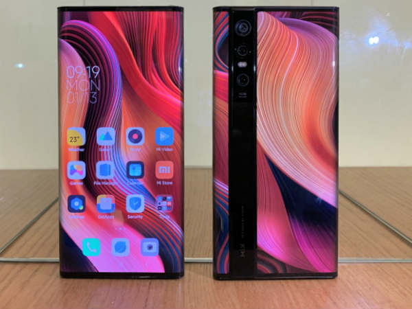 नहीं है कोई सेल्फी कैमरा