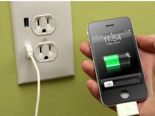 बैटरी खत्म होने के बाद करें चार्ज 