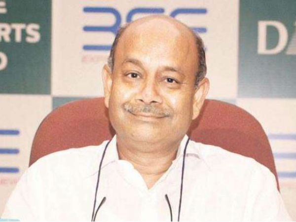 दूसरे नंबर पर राधाकिशन दमानी