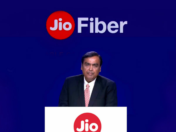 अन्य कारोबारियों ने यह की है मदद