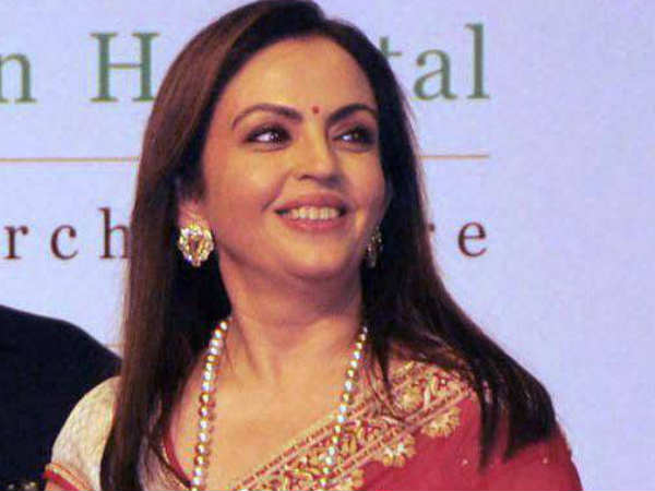 1.15 करोड़ का म‍िला नीता अंबानी को कमीशन