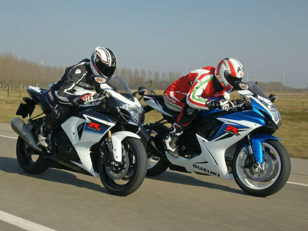 बाइक कंपनियों ने भी जारी किए ऑफर