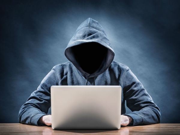 जानि‍ए कैसे हो रहा है फ्रॉड