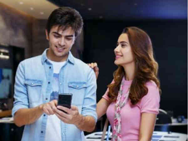  खरीदने से पहले डेमो के लिए घर मंगाएं फोन