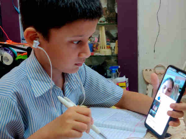  जानि‍ए स्मार्टफ़ोन की विशेषताएं