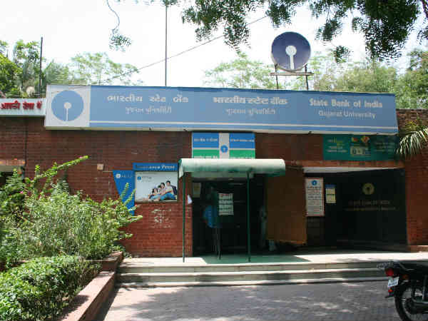 अब जानिए पैसे निकालने पर कितनी लगती है पेनाल्टी