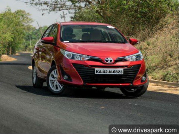 टोयोटा यारिस 