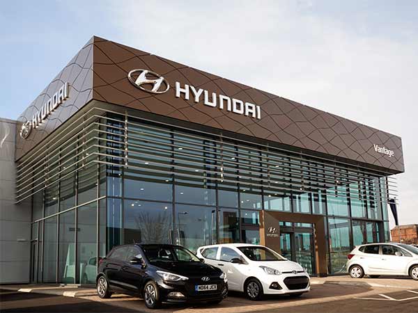 Hyundai Is Giving Up To 1 Lakh Discount On These Cars Before The Festive Season Hyundai Is Giving Up To 1 Lakh Discount On These Cars Before The Festive Season