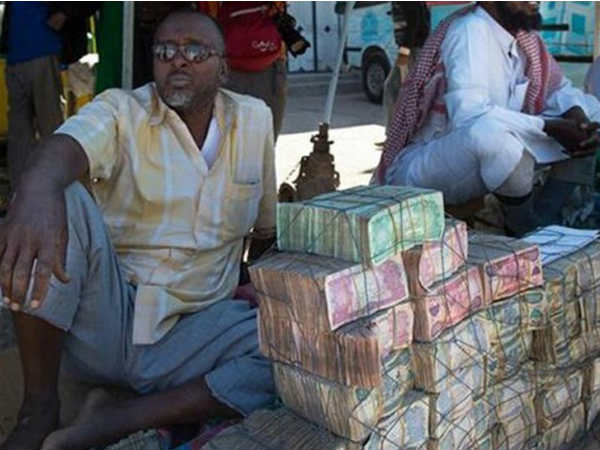 रद्दी की तरह पड़ा होता है पैसा