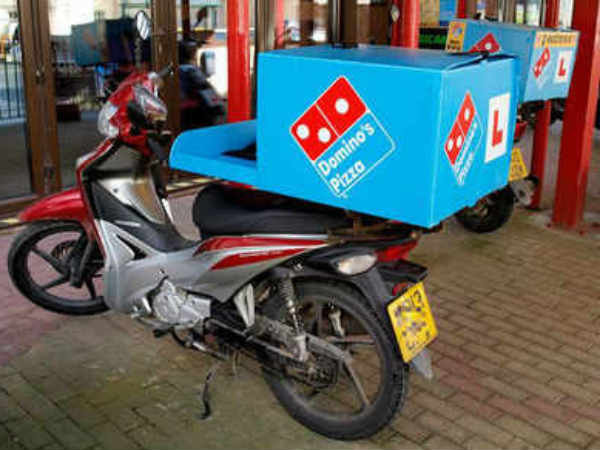 डिलिवरी बॉय से मैनेजर