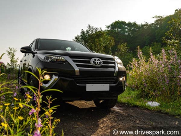  यारिस पर मिलेगा 50,000 रुपये तक का फायदा