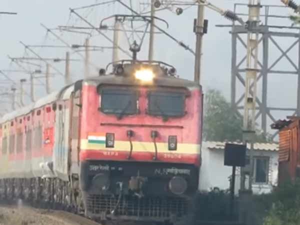  आईआरसीटीसी को करें आधार से ल‍िंक 