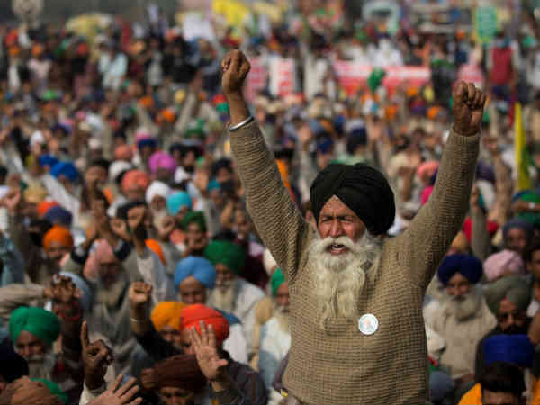 कई दिनों से जारी है विरोध