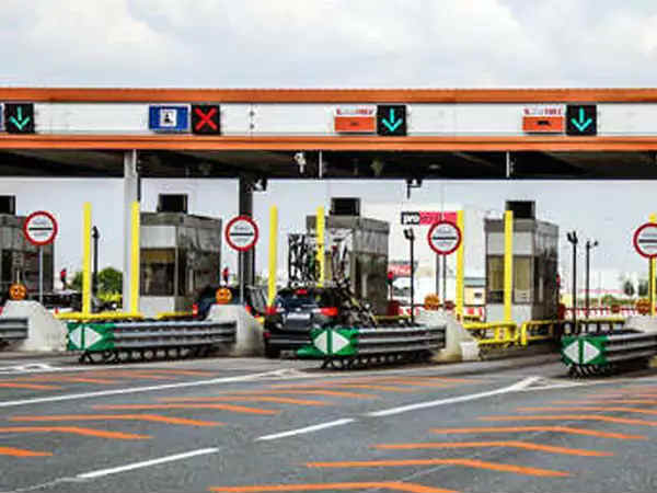 India Will Become Toll Plaza Free In Next Two Years Says Nitin Gadkari