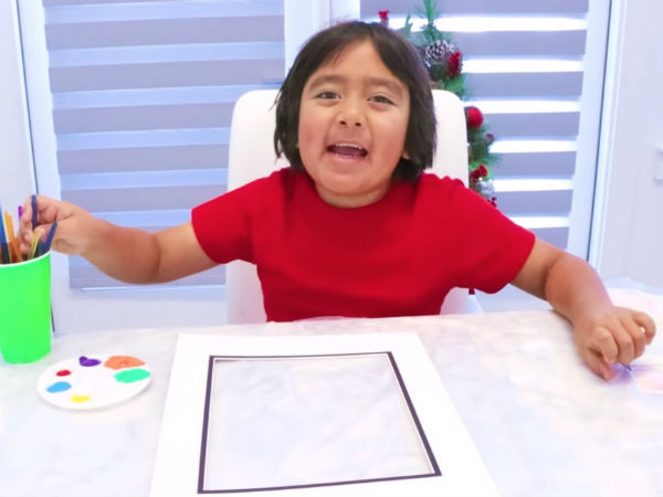 मां ने छोड़ी नौकरी