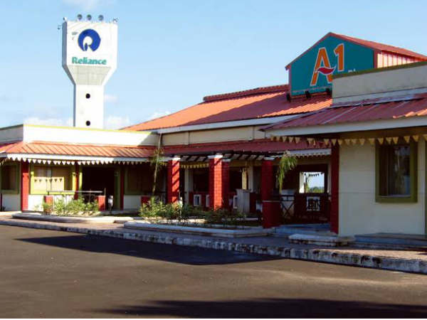 डीलर भी जोड़ते हैं अपना मार्जिन