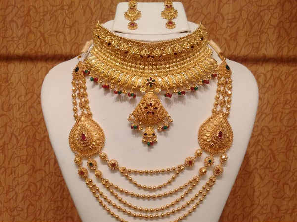 जानिए शाम को किस रेट पर हो रहा है सोना और चांदी में कारोबार 