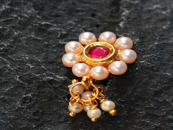 मिल रहे सोने के गिफ्ट