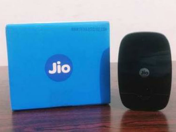 जियो फाइबर का 11,997 रुपये वाला तिमाही पोस्टपेड प्लान