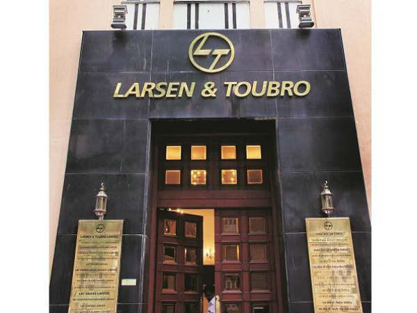 रिलायंस इंडस्ट्रीज है अव्वल