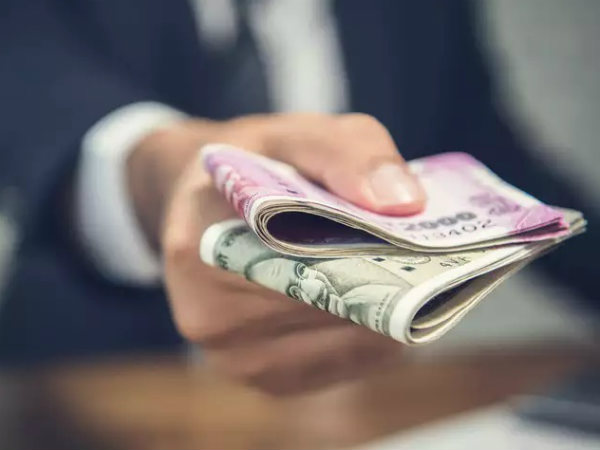 इन शेयरों ने 1 माह में पैसा कई गुना किया