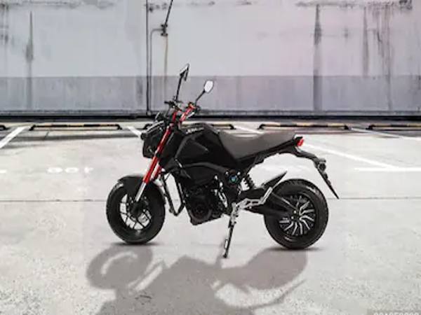 दमदार है बैटरी