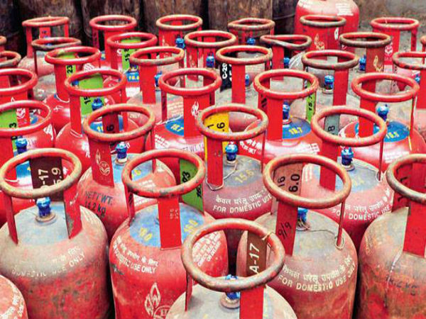  2. बढ़ सकते हैं गैस सिलेंडर के दाम