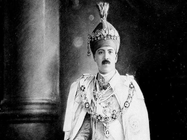 लगभग चार दशक तक शासन