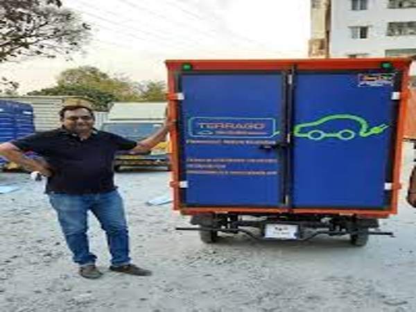 तीन तरीकों से चल रही कंपनी