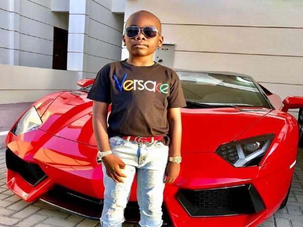 पिता मोम्फा के गिफ्ट