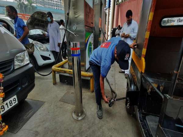 कीमतें और आपूर्ति आवंटन साल में दो बार एडवांस रूप से तय किया