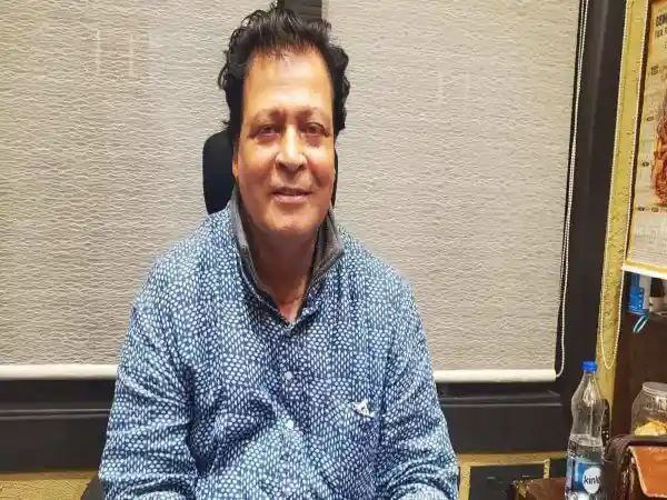 8 व्यक्तियों के साथ मिलकर खोली दुकान 