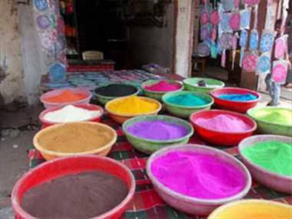 रंगोली का व्यापार कर कमाए मुनाफा