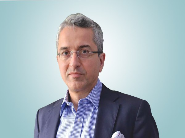 आज काफी कमाई मोबाइल फोन बनाने से